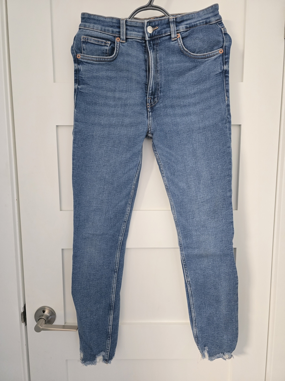 Zara Women's Skinny Jeans in Medium Blue Denim